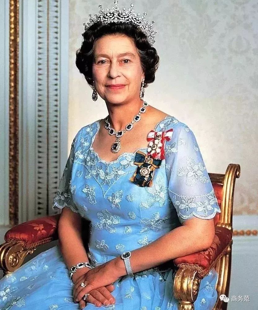 关晓彤自拍戴40万爱彼抢镜女人晒表一般有哪些姿势