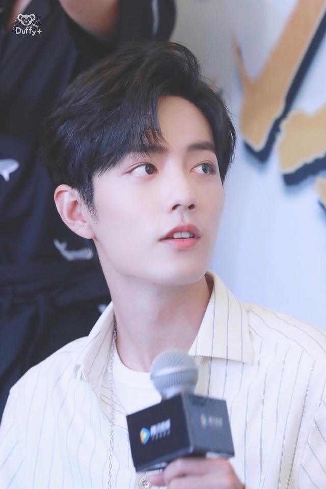 肖战这双摄魂的瑞凤眼就应该上保险不接受任何反驳