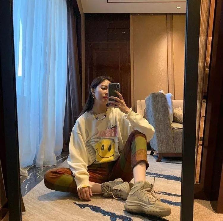 周雨彤最爱aj,欧阳娜娜专宠匡威,女明星都爱什么鞋