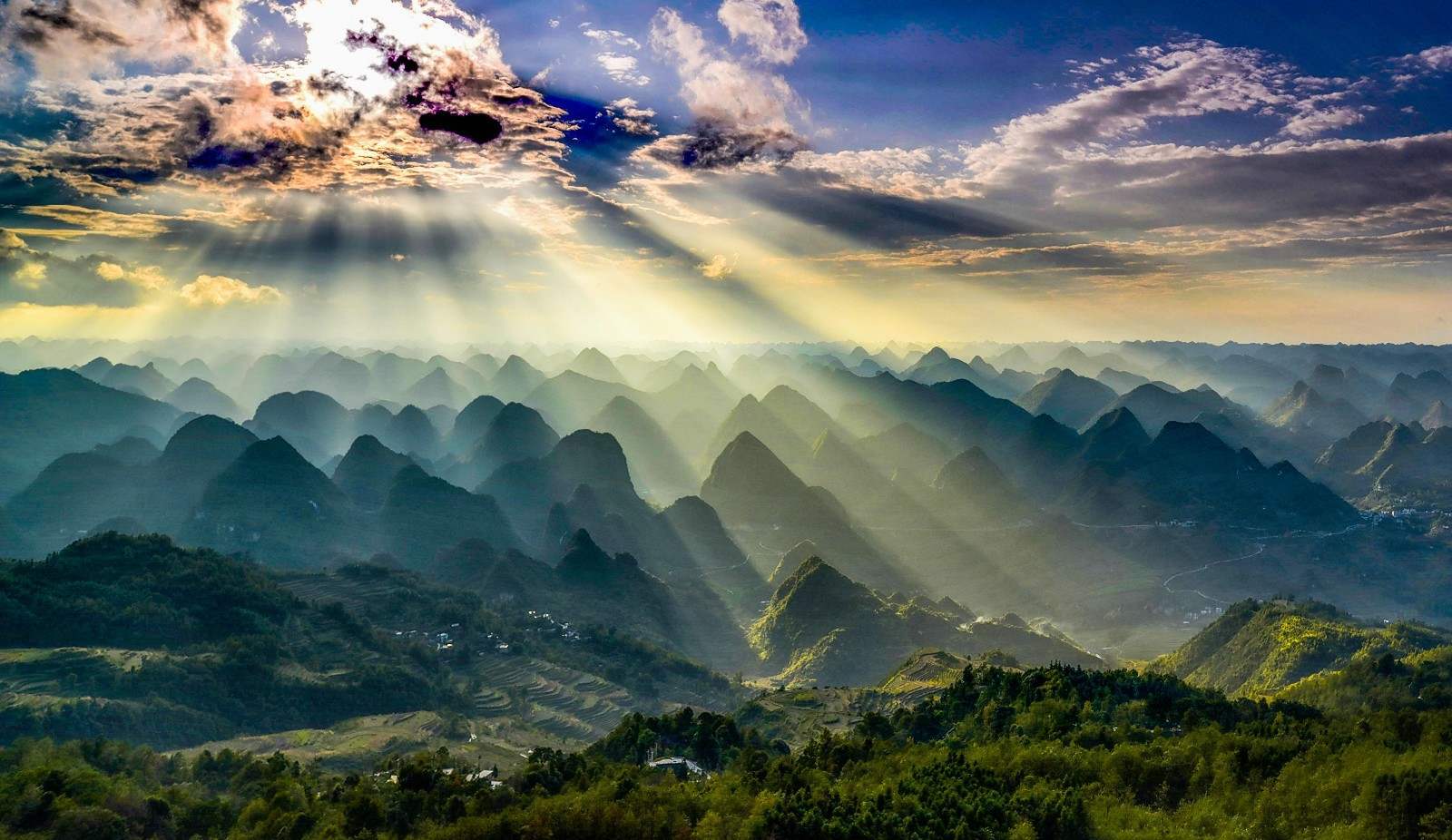 贵州兴义出现童话天鹅堡,其实这些小众景点也值得打卡__凤凰网