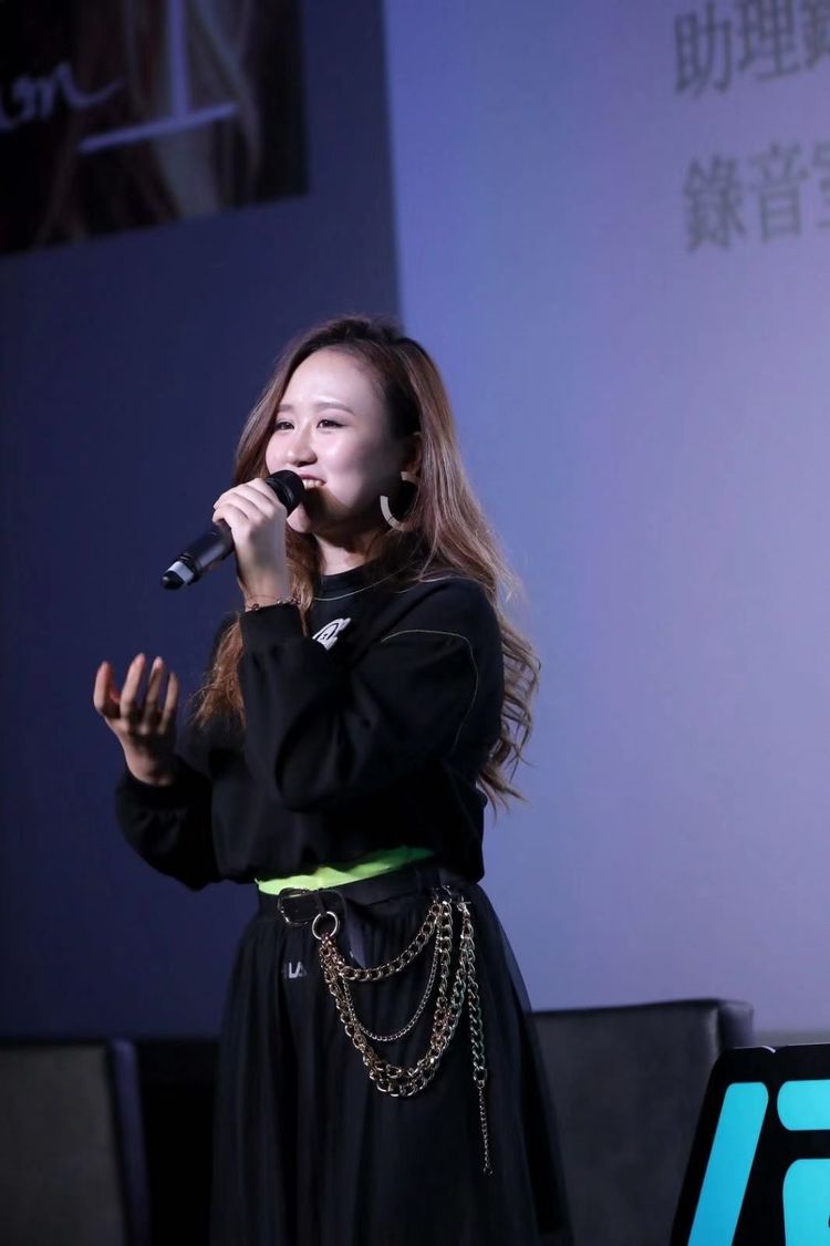 "小巨肺"陈泳彤《说散就散》爆红三年 感激黎明圆梦出实体唱片__凤凰