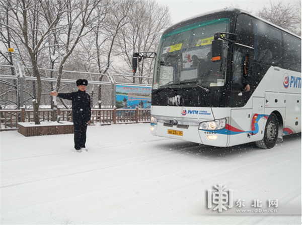积雪深度已超过30厘米东宁边检站全力保障口岸通关顺畅