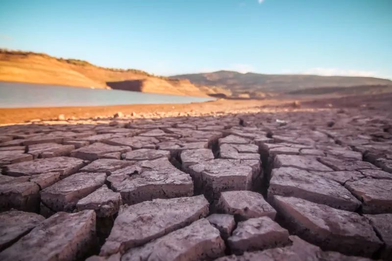 越来越多的国家特别是干旱地区的地下水资源正在不断枯竭