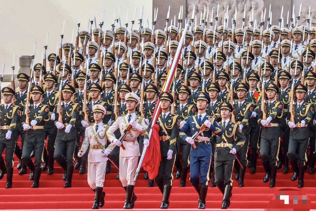 中华人民共和国成立 70 周年阅兵式（剪辑）