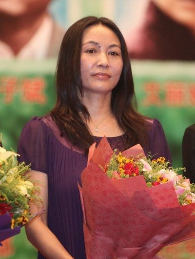 咏梅再获金鸡奖,历数获得电影大奖的蒙古族女演员