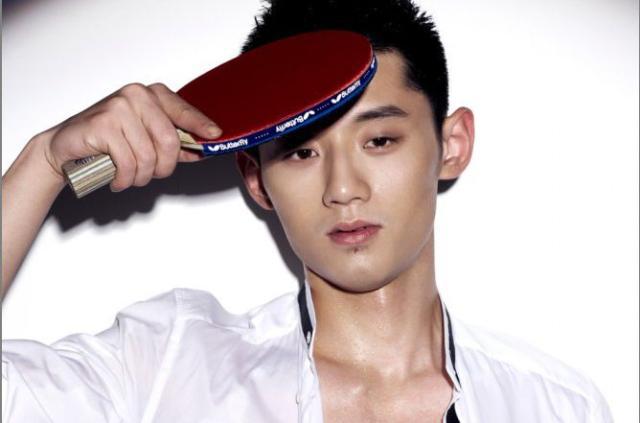 话说张继科不是体育明星吗?他c位出道了,谈个恋爱也被娱乐圈追捧?