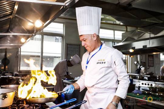 打造国际美食之都,中外大厨空降成都上演"厨林大秀"