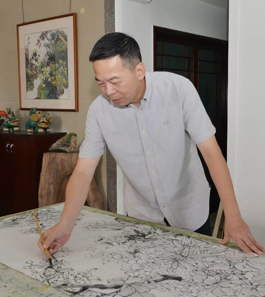 著名画家罗继贞罗继贞, 1964年出生于海南澄迈.