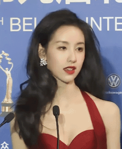 陈都灵走红毯白眼翻不停与私下的她反差这么大