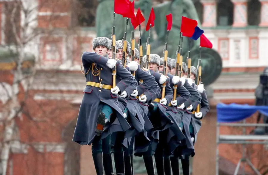 俄罗斯红场阅兵士兵着二战军服喀秋莎火箭炮亮相