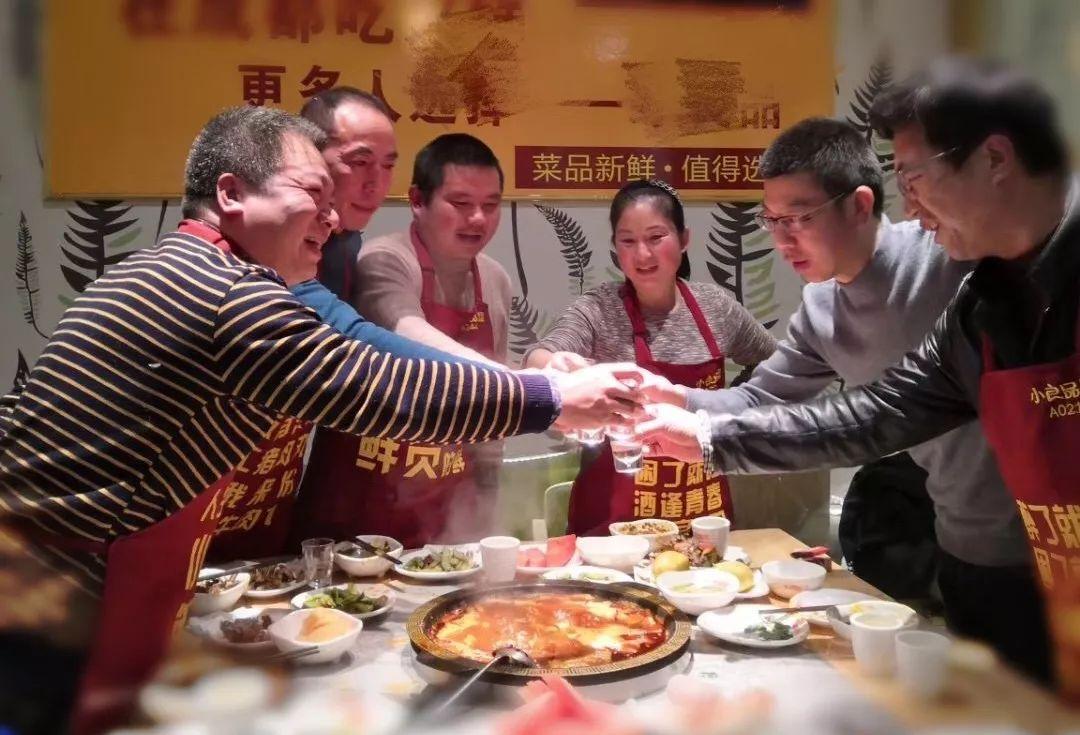 中国人喝酒的n种理由,您中了几种?