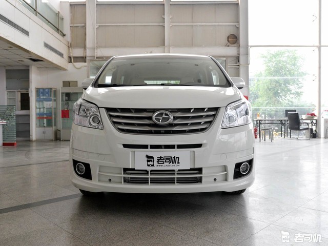 酷似老款埃尔法 小哥带你看九龙艾菲