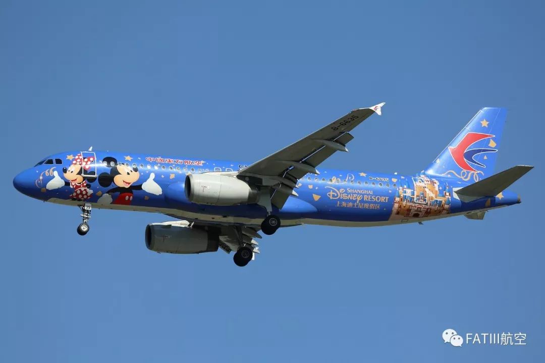 现场就在刚才萌翻人的东航达菲联萌彩绘机正式亮相长啥样抢先看