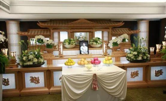 粉丝泪奔送行"以翔,不要走",高以翔墓地将与邓丽君为邻