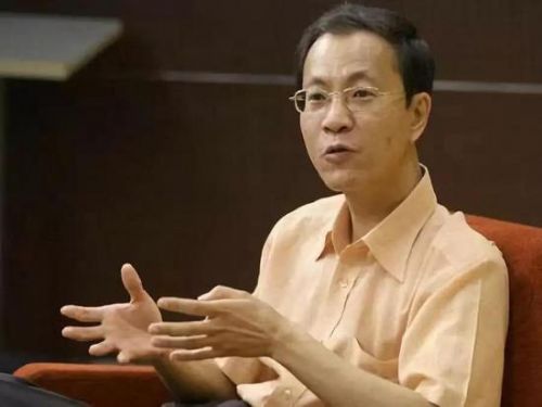 是的,就是最近媒体人笔下,被归于初代网红队列中的老榕.