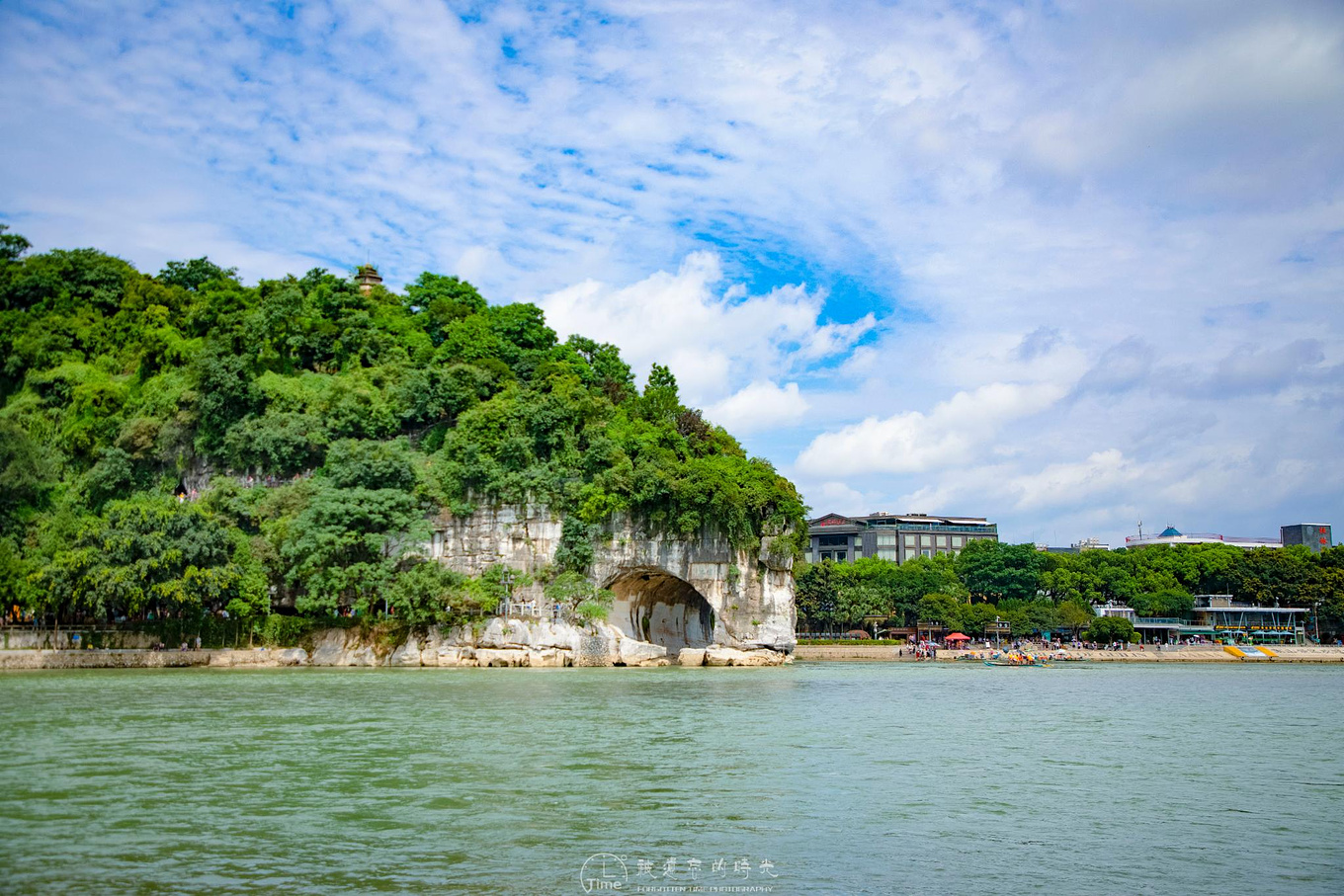 桂林象鼻山最佳观赏位置,其实是在拥有千年历史的訾洲岛