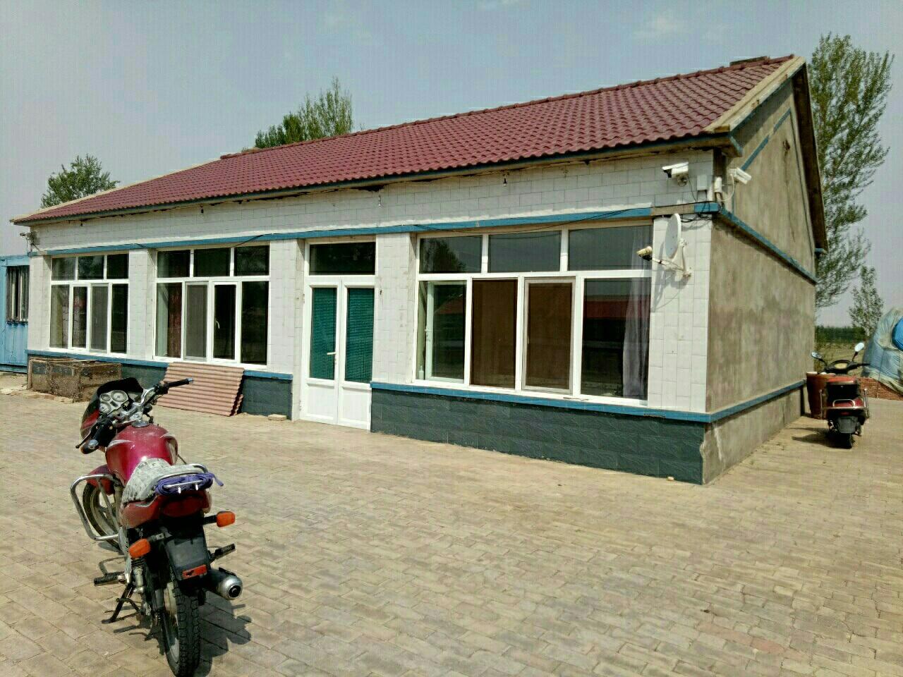 农村房顶上都爱加装一层彩钢顶,这是为啥,村民说:刚需__凤凰网