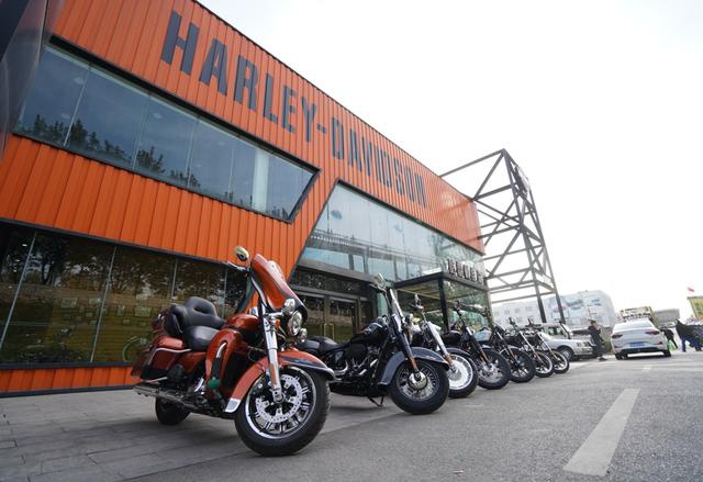 抓住北京秋天的尾巴,试驾体验哈雷2020款经典继承者和街霸_凤凰网汽车