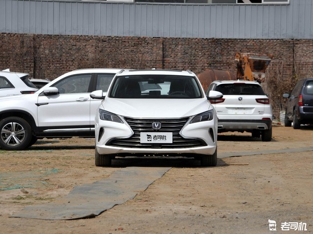 最美自主两厢车,小哥带你看长安逸动xt