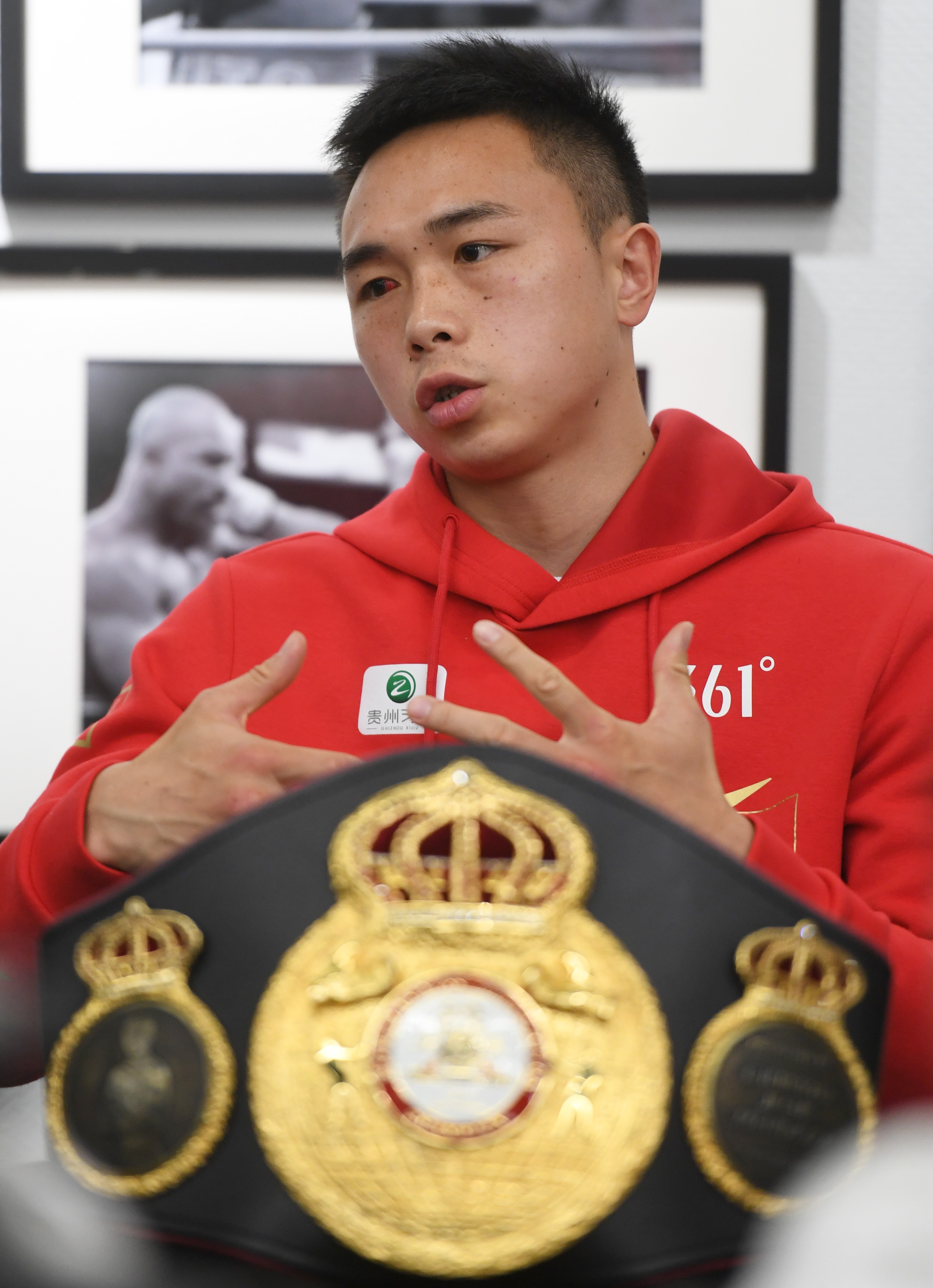 拳击徐灿在北京出席媒体见面会