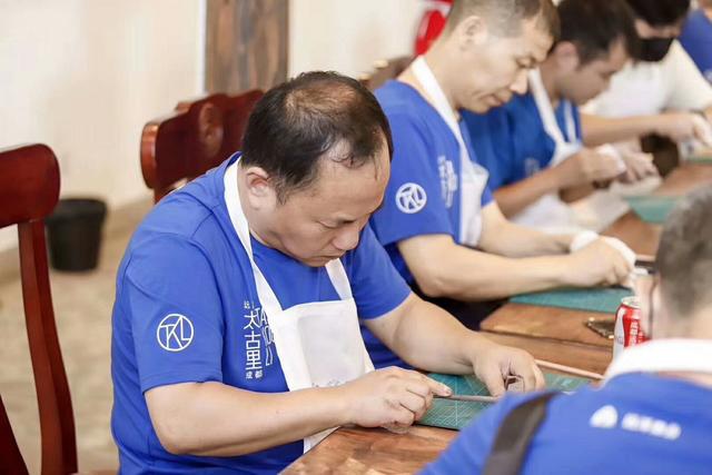 加盟店分享丨内部人员为你独家揭秘,手工开店究竟赚不赚钱!