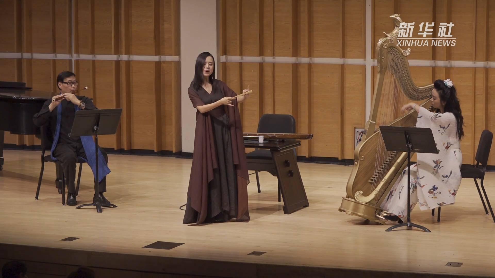 穿越时空琴歌互和古琴歌音乐家何怡纽约演出