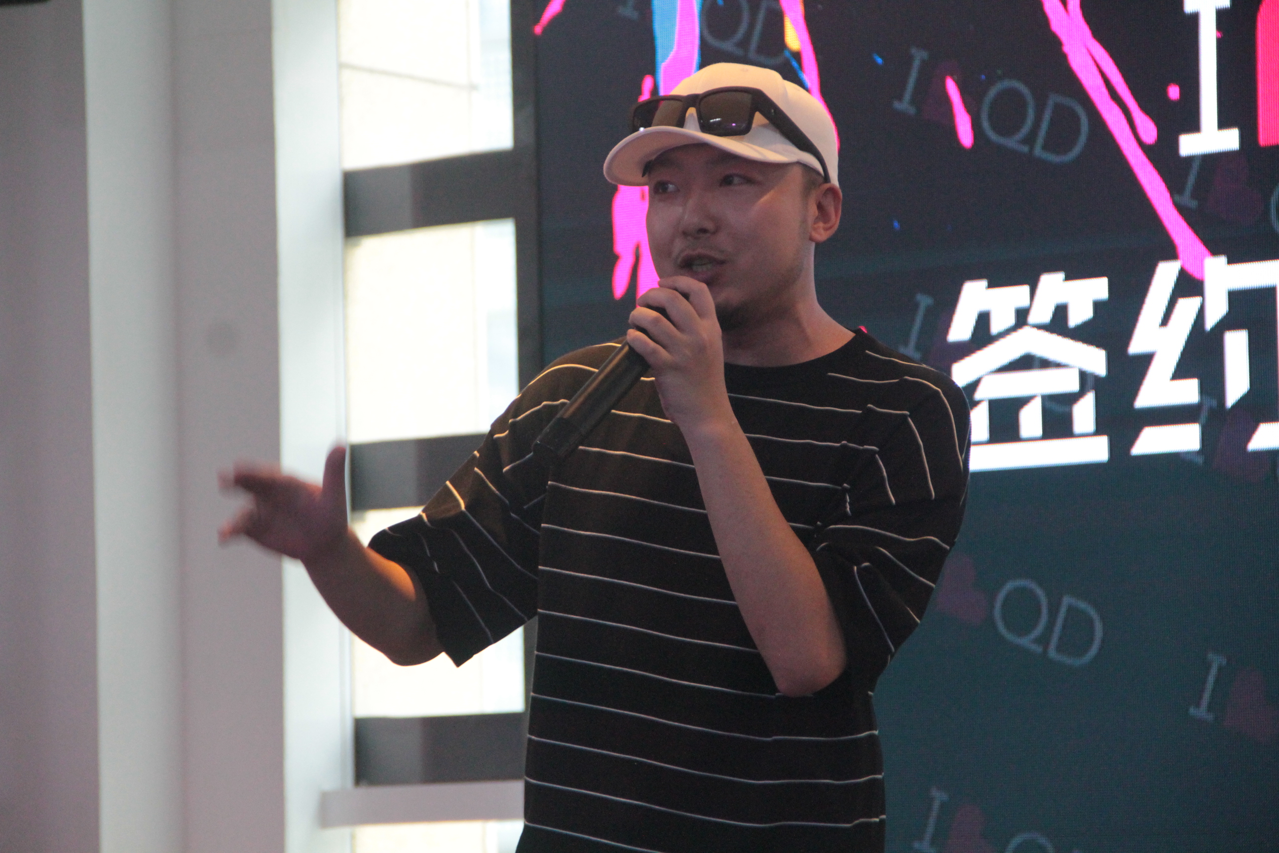 著名音乐人沙洲将在青岛开酒馆,集美食,书店,录音棚于一体__凤凰网