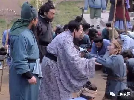 刘备担任过大汉九个官职，能拿多少粮食？能否养活关羽张飞？__凤凰网