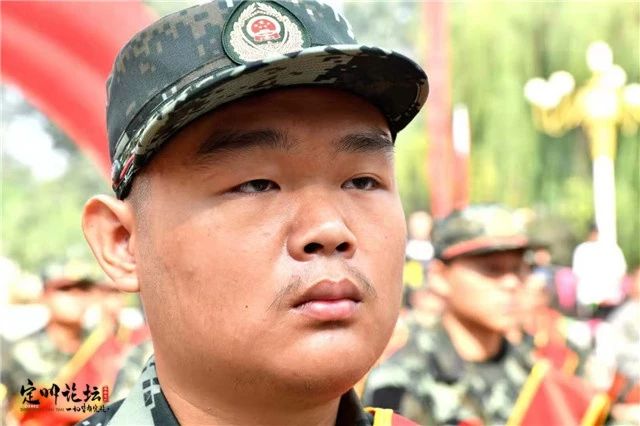 河北定州举行新兵欢送仪式,现场燃爆!