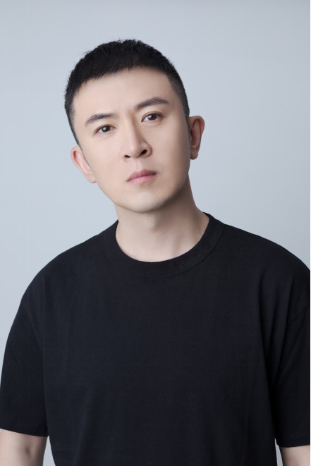 郭家铭最新写真帅气成熟 2020年待播剧集扎堆__凤凰网