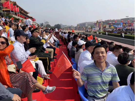 李彦宏雷军等民营科技企业家谈国庆观礼感受推动创新成关键词