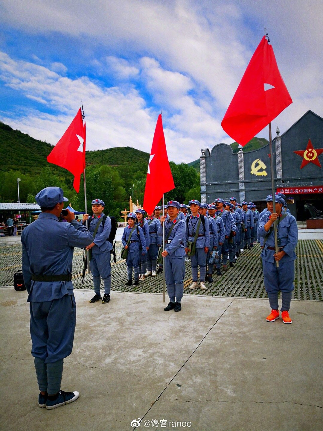 舉世聞名的紅軍長征勝利結束,在中國革命史上具有重要的歷史意義