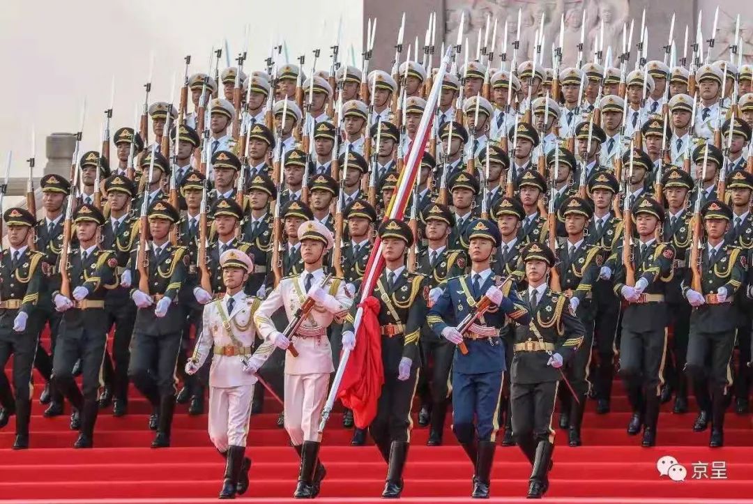 大阅兵的震撼脚步声从哪儿来玄机藏在这里
