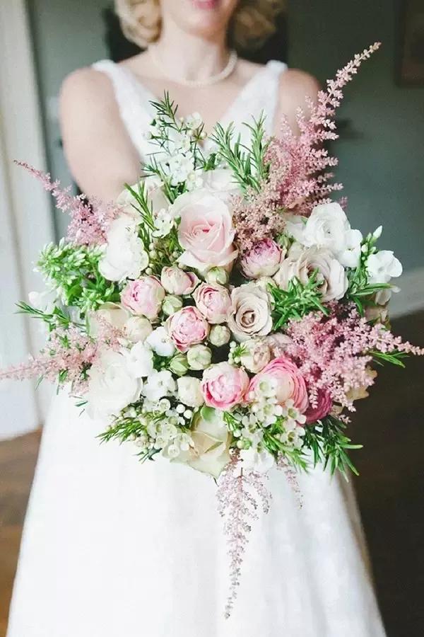 花艺培训 | 用这5种配花,保证让你的花束仙气十足!