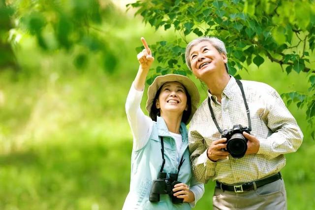 你想要怎样的晚年生活?这七首小诗讲得太对了!