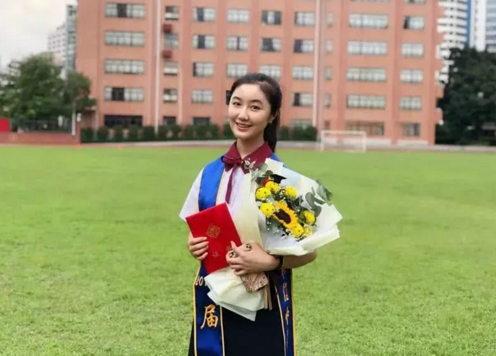 "点读机女孩"成"高考学霸":十年接300个广告,曾被恶意抹黑