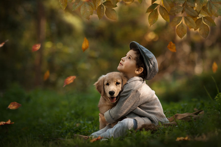 孩子與愛犬一同成長如童話般唯美的無邪世界