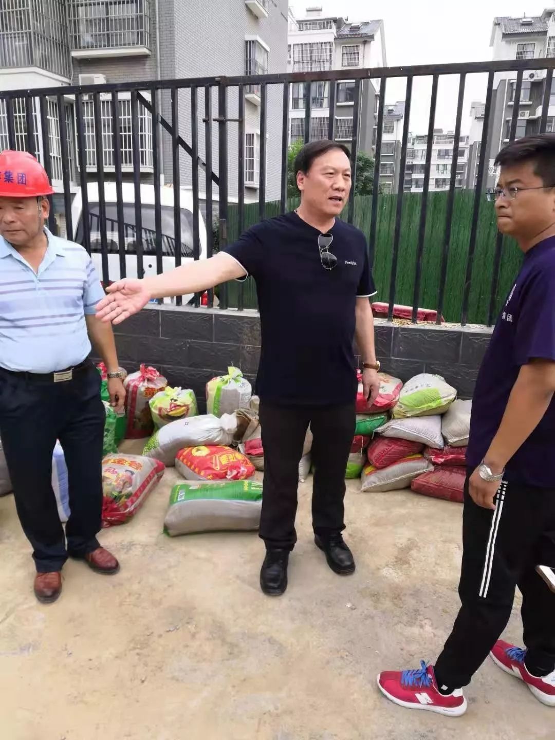 在"利奇马"台风来临之际,山东泰丰城建发展集团董事长孙明胜同志组织