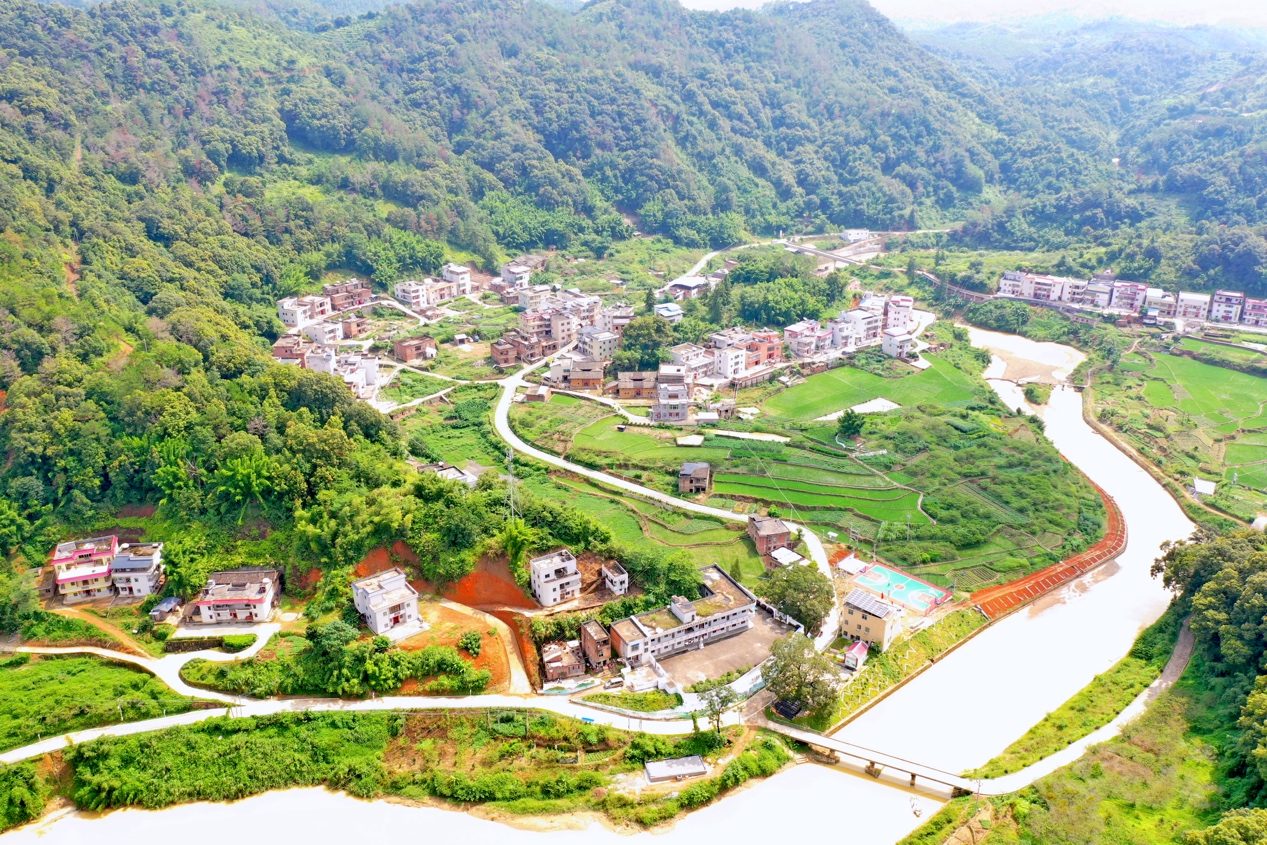 帮扶伊始,敏捷集团助力五华县脱贫攻坚乡村振兴办公室正式成立,组建