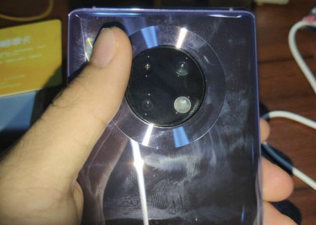 华为mate30pro防水性被质疑,网友:用苹果吧!