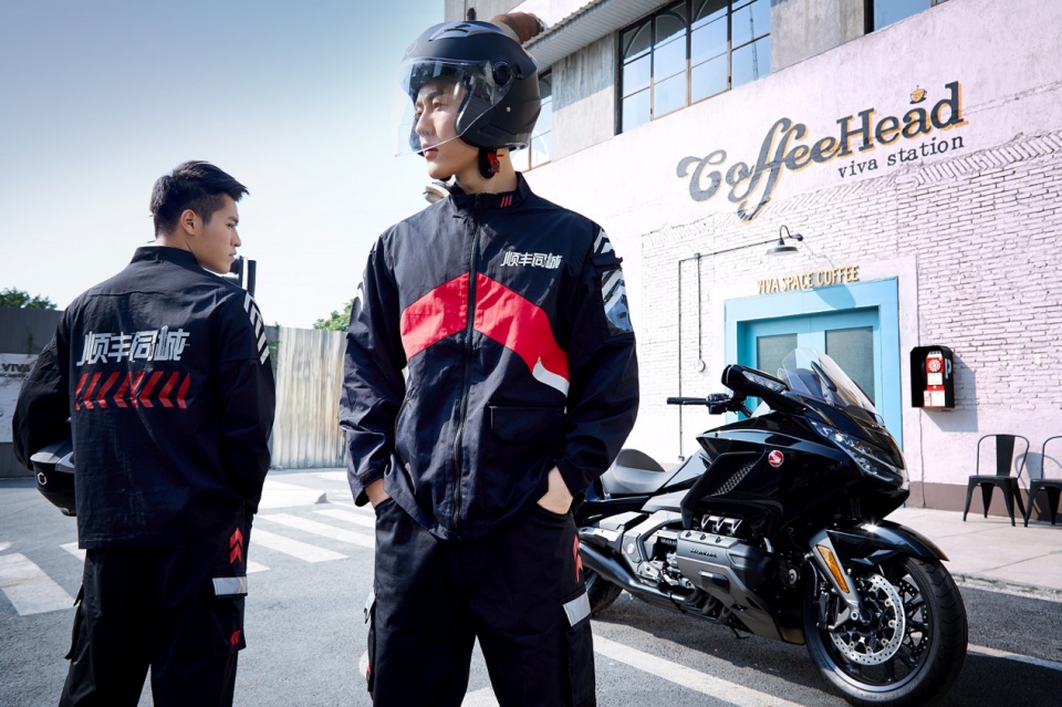 再掀工装潮顺丰同城急送骑士新铠甲为城市生活增色