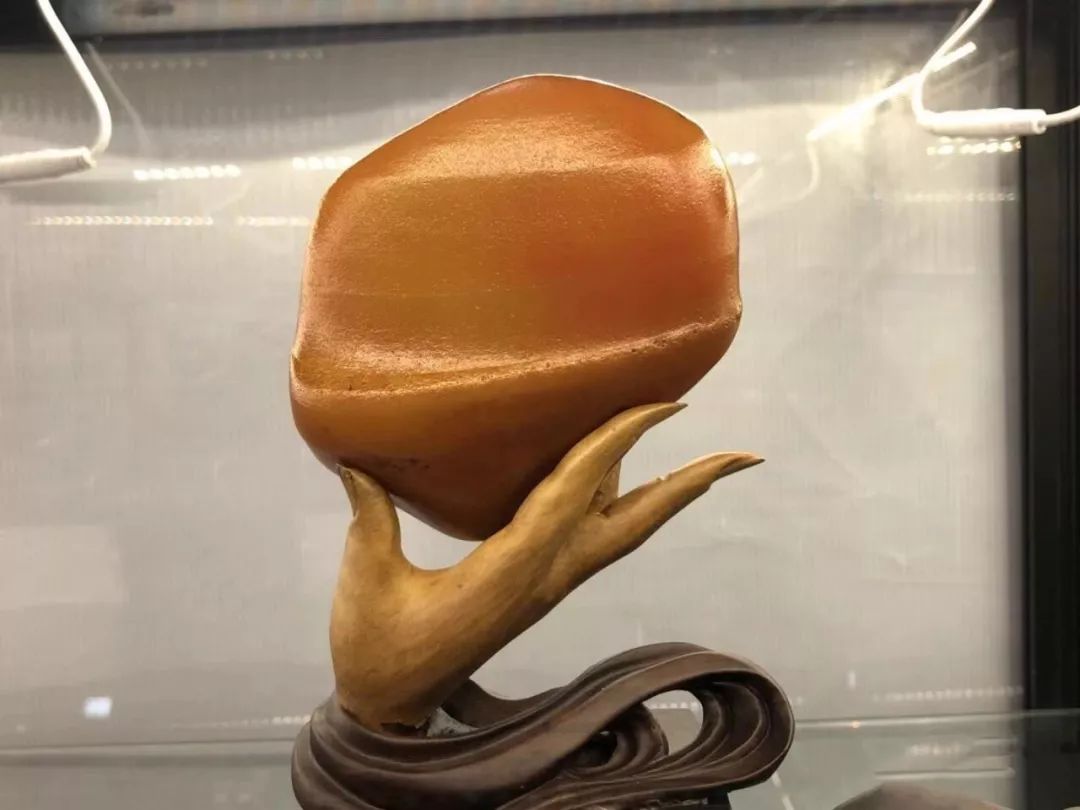 美鉴丨重庆石展上的黄蜡石__凤凰网