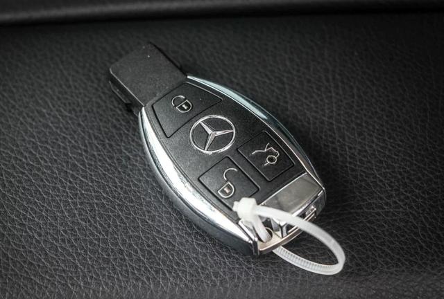 8万起,看到"奔驰"钥匙的那一刻,我笑喷了