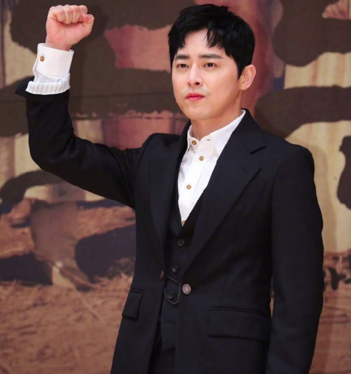 期待请回答1988导演再出新作曹政奭将任主演挑战双重身份