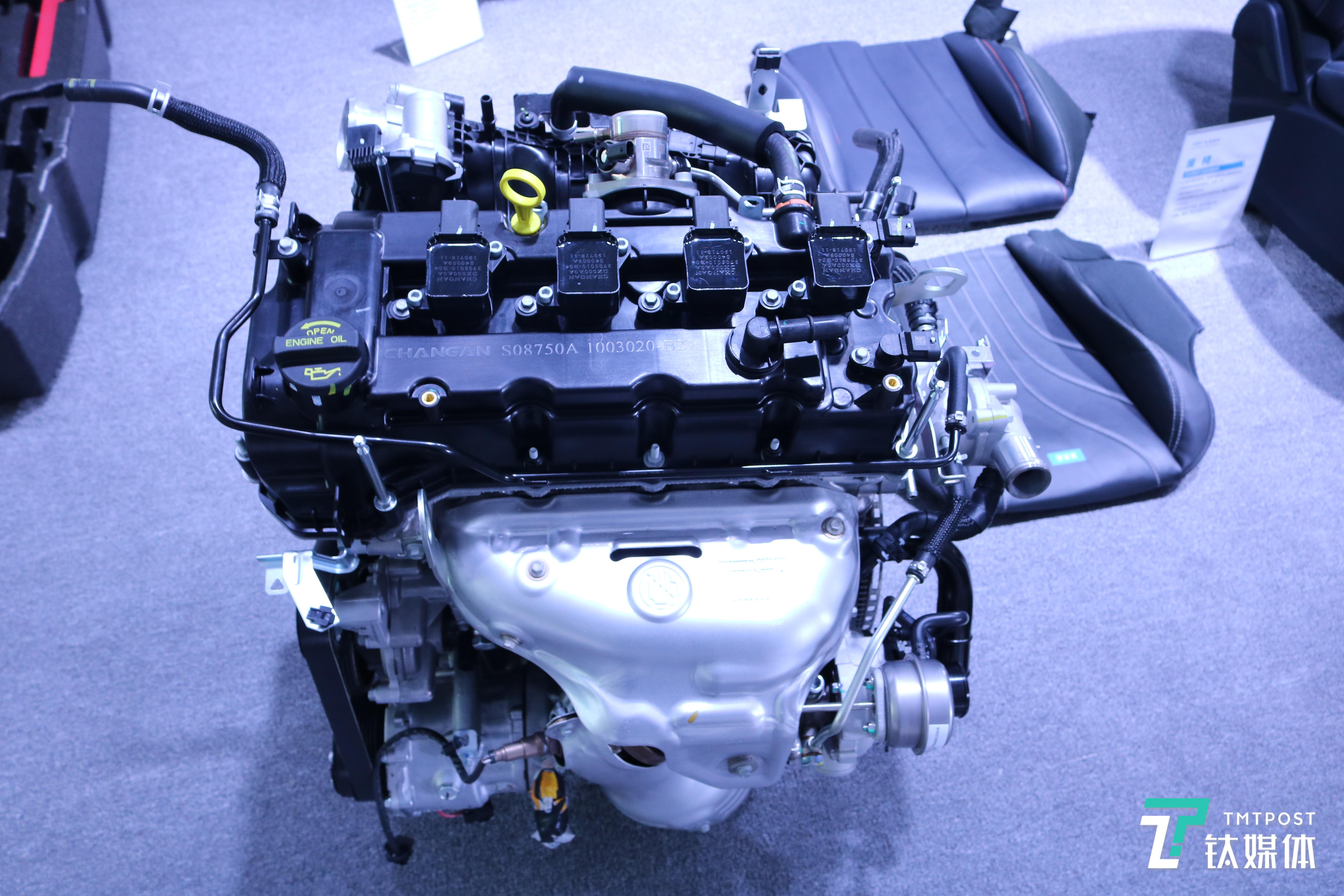 试驾长安欧尚x7配备5g智能车机芯片人脸识别模块现场拆车验品质