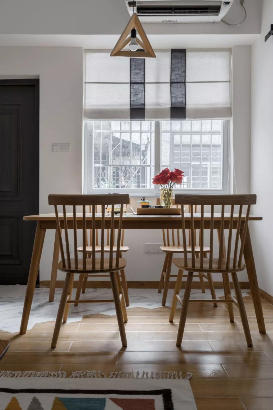 69㎡简约宜家风格装修,白色 原木色搭配,让家温馨又自然