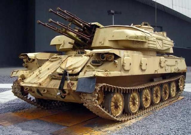 车体装甲防护部分:该车的炮塔只有10毫米装甲防护,在重机枪火力面前较