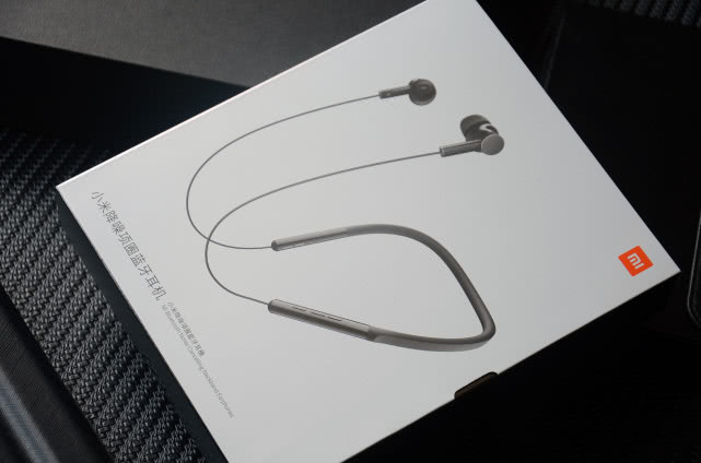 小米新品耳机评测20小时续航两挡降噪磁吸式设计