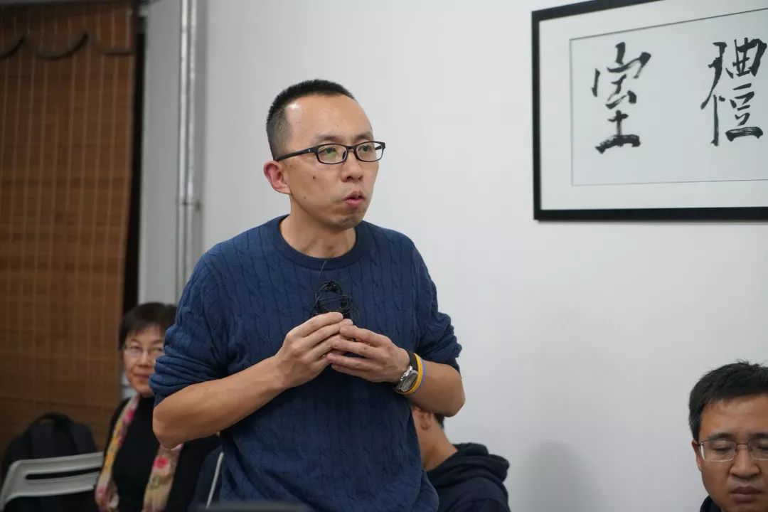 苗金光学友今年38岁,2016年,他通过陪伴孩子学习《论