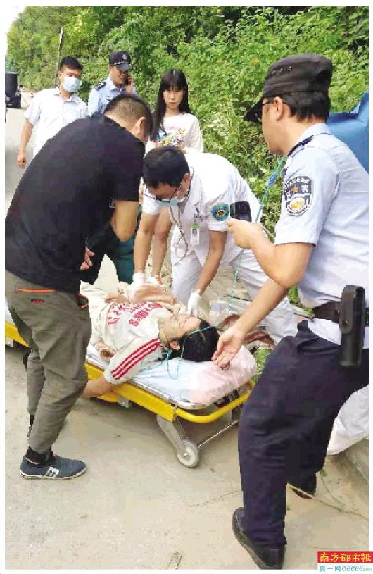 受访者供图南都讯 记者杨婷 10月26日下午,一女子在增城区新塘镇温涌